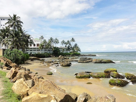 Visit Mount Lavinia Beach